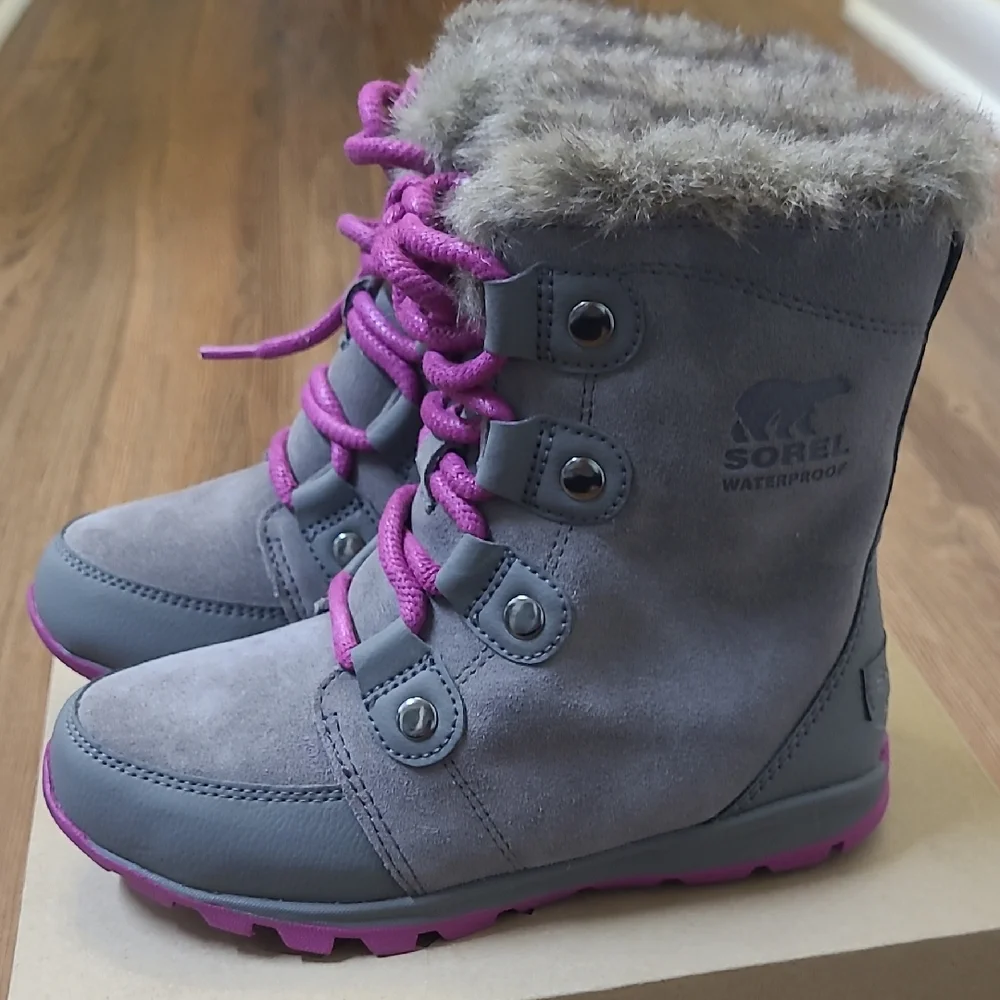 Sorel Gray Suede Winter Boots with Pink Laces for girl‎ zise 1  new no tag